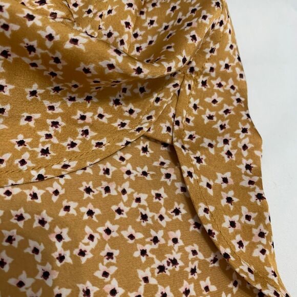 Equipment Femme sz L Leema button down shirt floral satin blouse - Picture 7 of 8